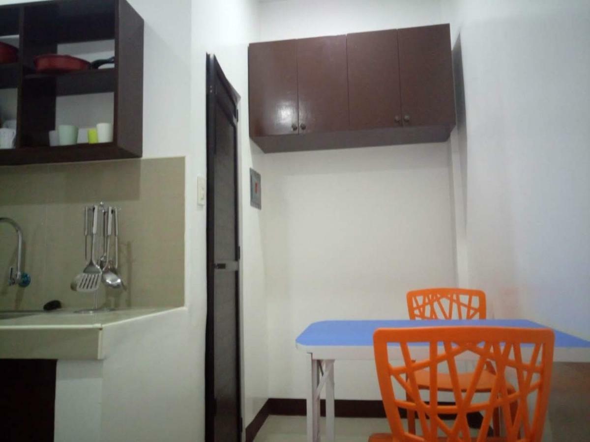 Clark-Pad Inn, Angeles City Exterior photo