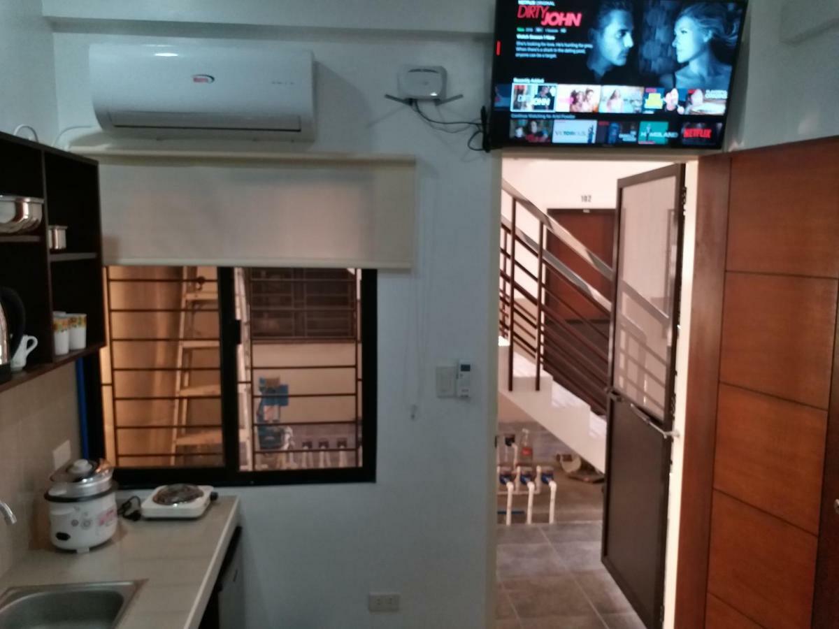 Clark-Pad Inn, Angeles City Exterior photo