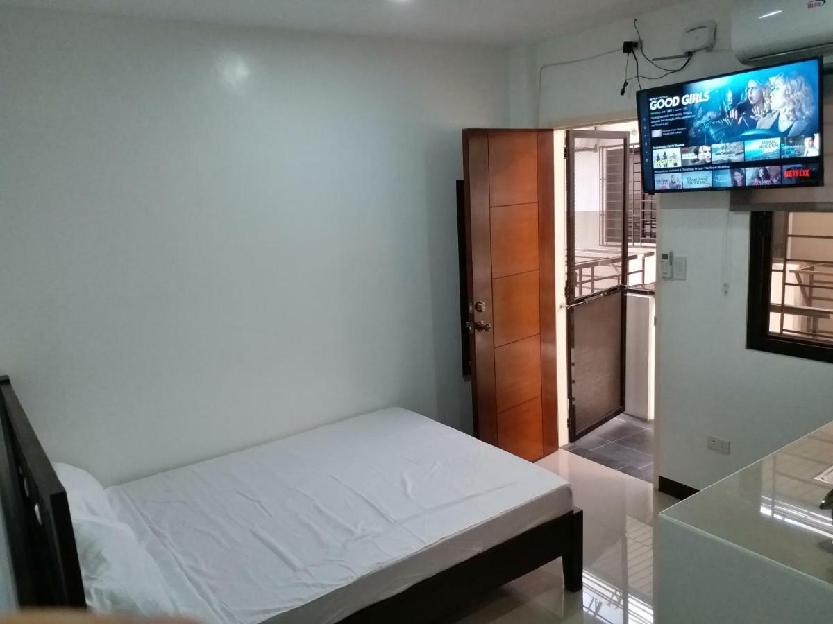 Clark-Pad Inn, Angeles City Exterior photo