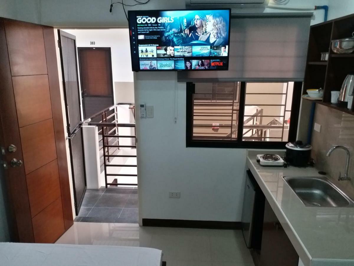 Clark-Pad Inn, Angeles City Exterior photo